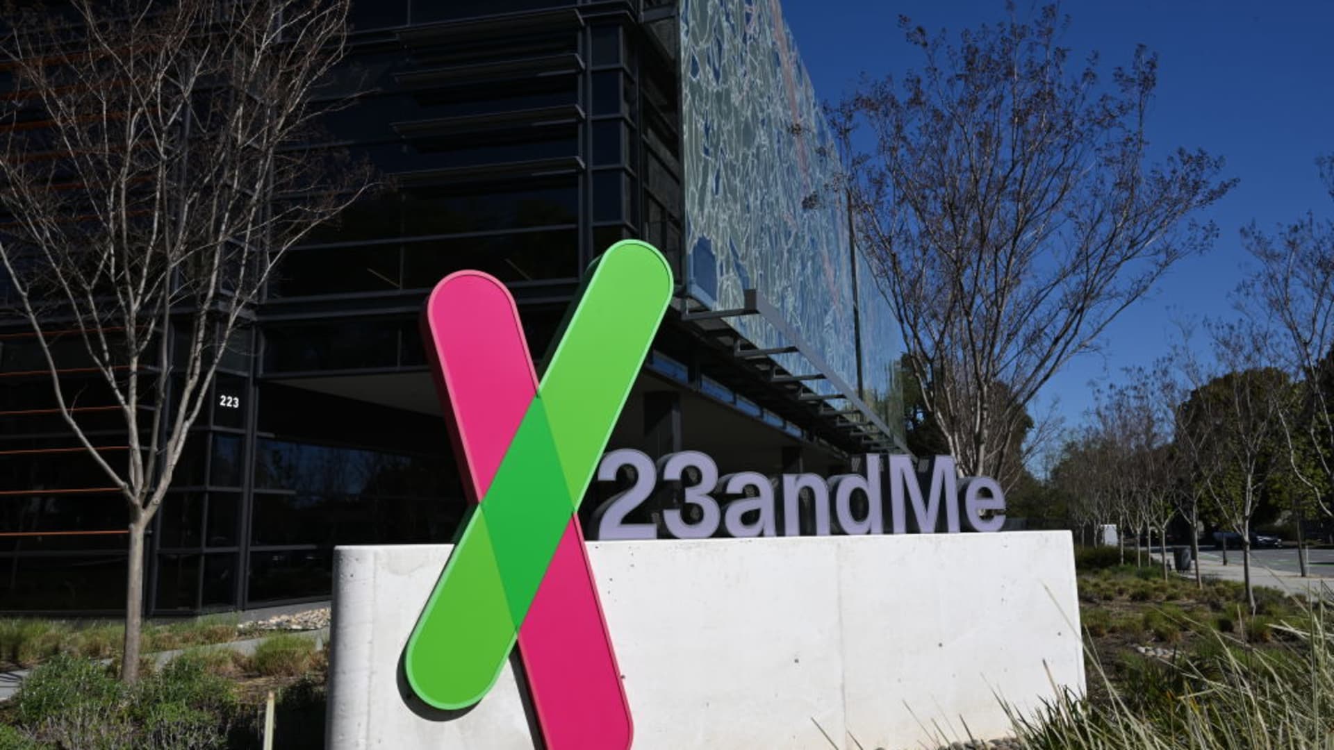23andMe co-founder lashes out at CEO Wojcicki after bankruptcy filing 23andMe co-founder lashes out at CEO Wojcicki after bankruptcy filing