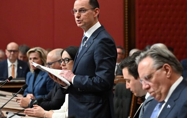 Trade war with U.S. pushes Quebec budget into record .6-billion deficit